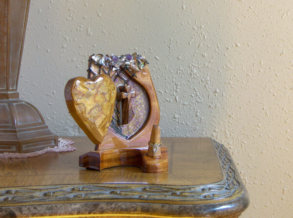 “Eternal Embrace – Carneywood & Zebrawood Ring Holder”