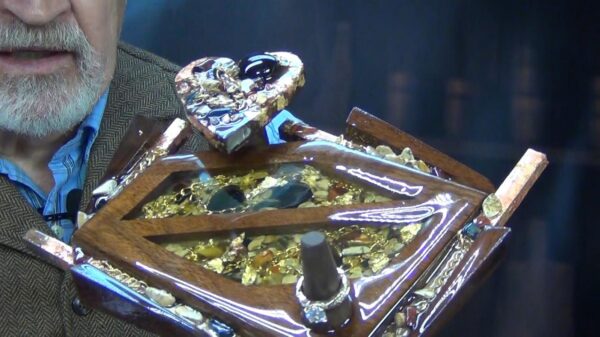 “Golden Covenant – Artisan Mosaic Ring Holder in Black Walnut Wood” - Image 3