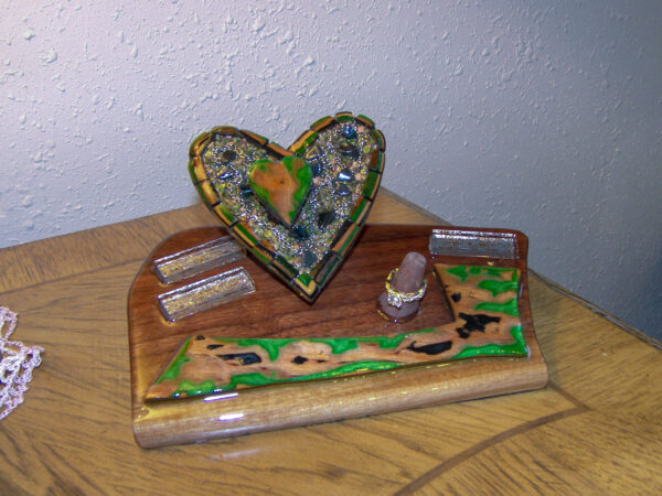 Garden of Covenant – Mosaic Heart Ring Keeper in Walnut Wood & Crystal