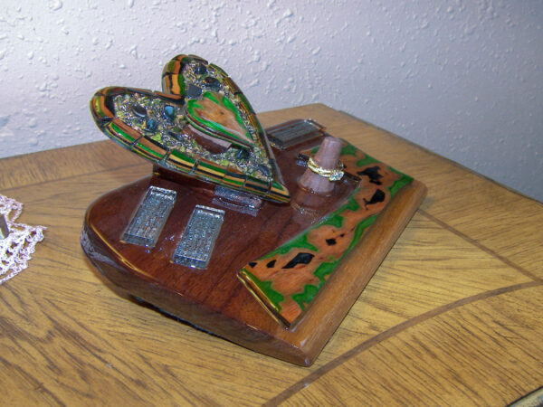 Garden of Covenant – Mosaic Heart Ring Keeper in Walnut Wood & Crystal - Image 2