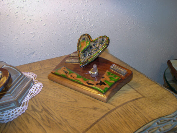 Garden of Covenant – Mosaic Heart Ring Keeper in Walnut Wood & Crystal - Image 3