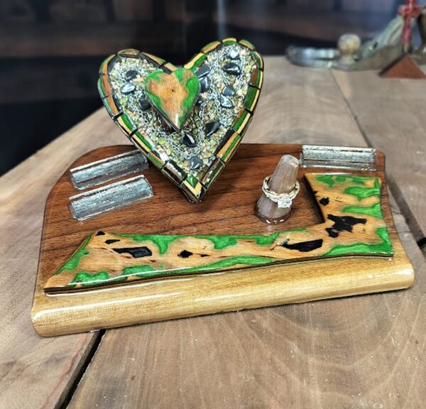 Garden of Covenant – Mosaic Heart Ring Keeper in Walnut Wood & Crystal - Image 8